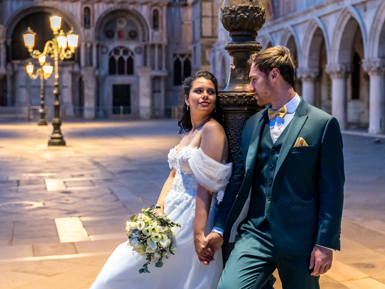 Brautpaar in Venedig bei emotionalem Hochzeitsshooting - Hochzeitsfotografie Dortmund