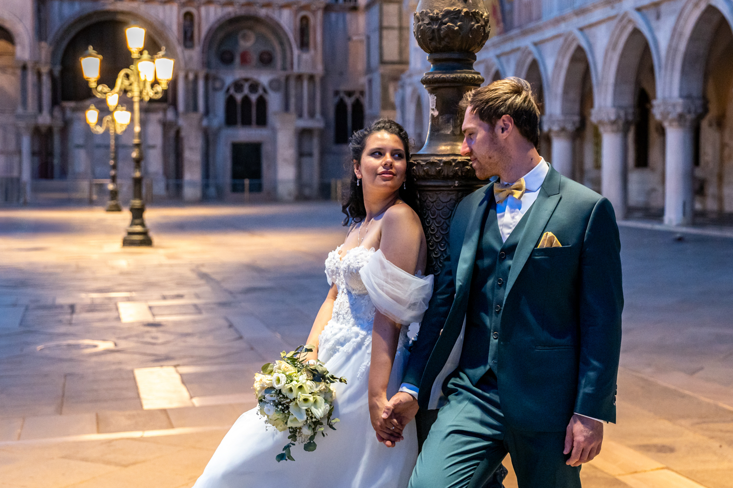 Brautpaar in Venedig bei emotionalem Hochzeitsshooting - Hochzeitsfotografie Dortmund